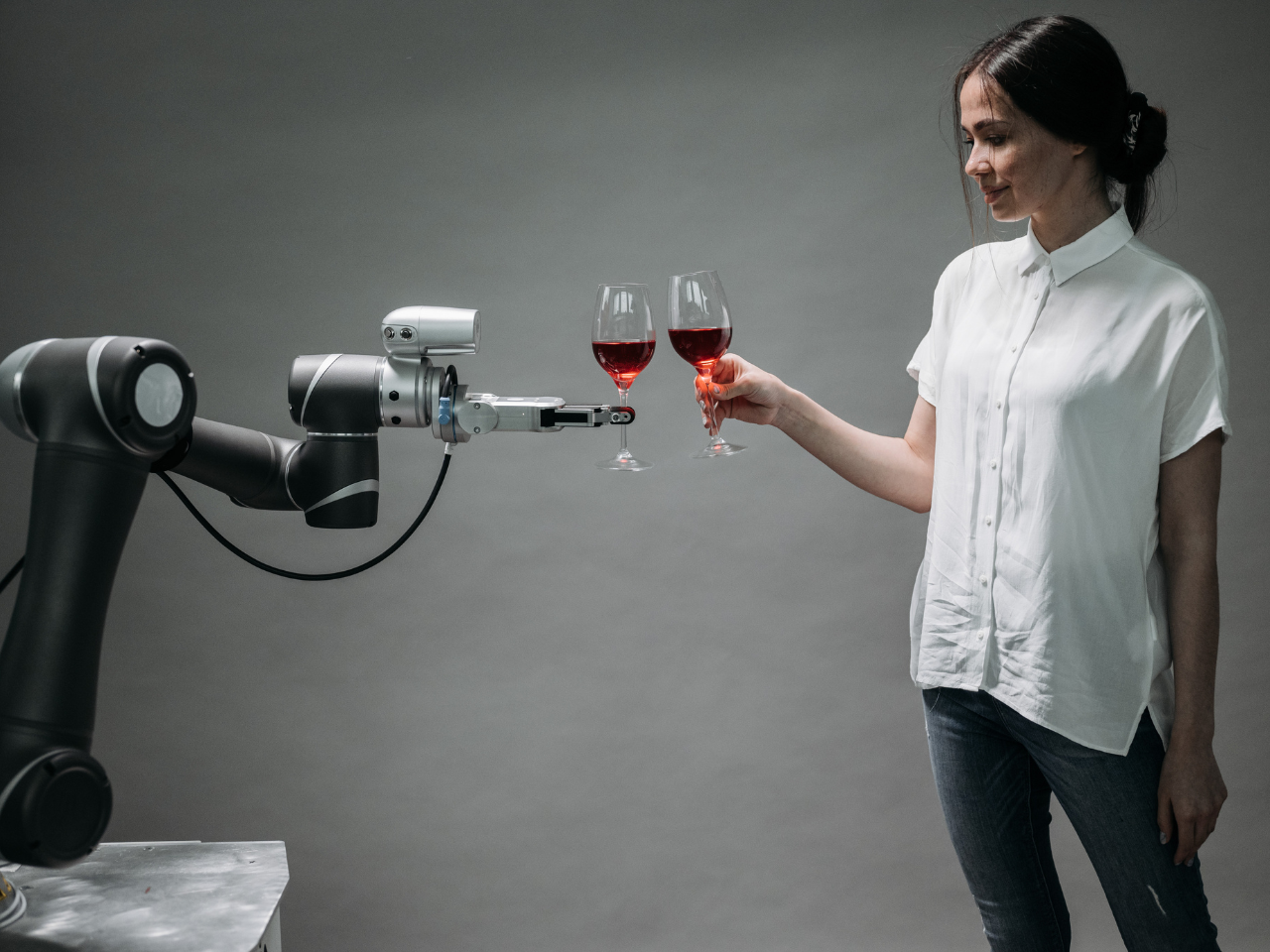 Zvuči kao prevara, ali nije: 5 AI alata koji ti mogu donositi pare dok spavaš